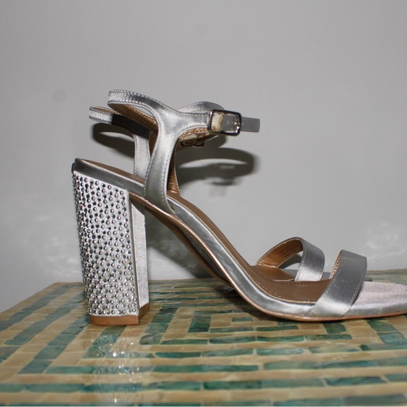Belle Badgley Mischka | Silver Women's Heels - Picture 5 of 6